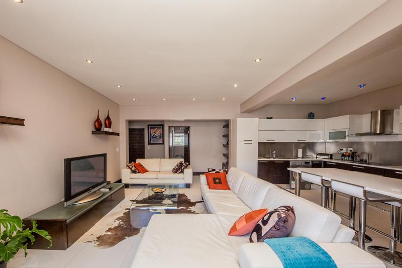 To Let 2 Bedroom Property for Rent in Sea Point Western Cape